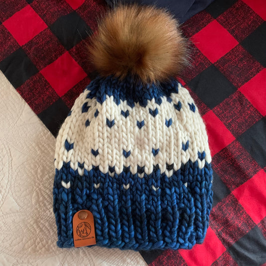 Winterfell (Azul Profundo) Hand-Knitted Beanie 100% Merino Wool